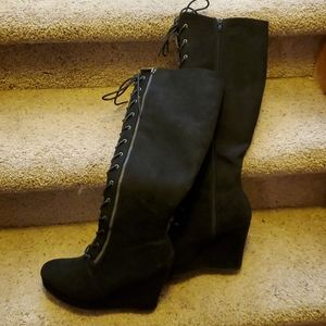Lace up Calf platform boots